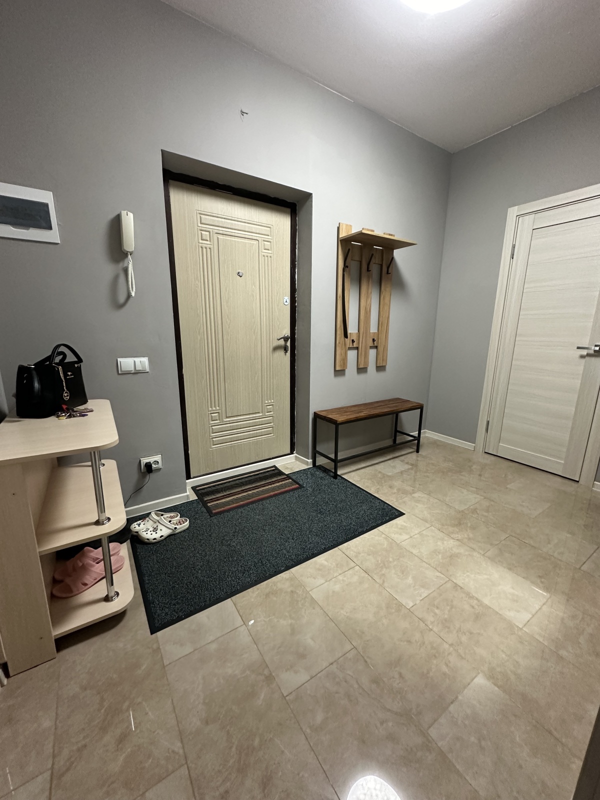 Чистая квартира с хорошим ремонтом