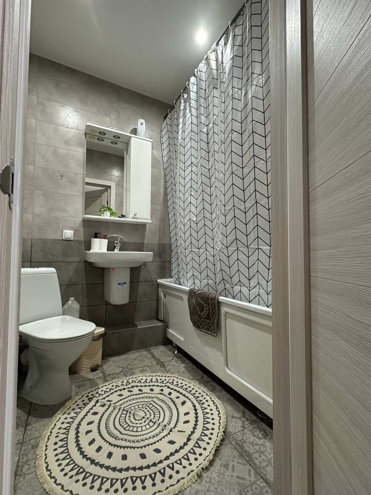 Чистая квартира с хорошим ремонтом